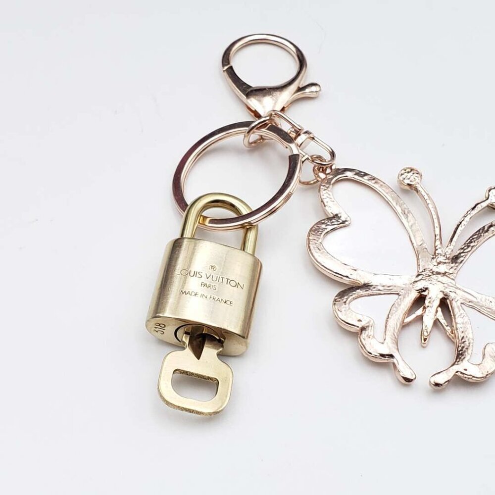 Louis Vuitton Gold Lock 🔑 Authentic LV Padlock + Bag Unbranded Butterfly Charm - Picture 4 of 8